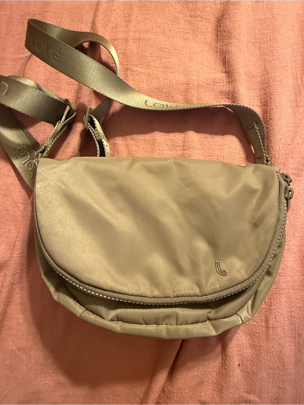 Lole Crossbody Bag Flap Magnetic Closure  Lolë